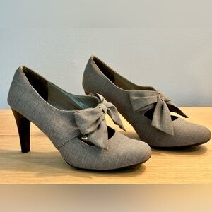 Vintage Ann Marino 30’s/40’s style bow tie heels